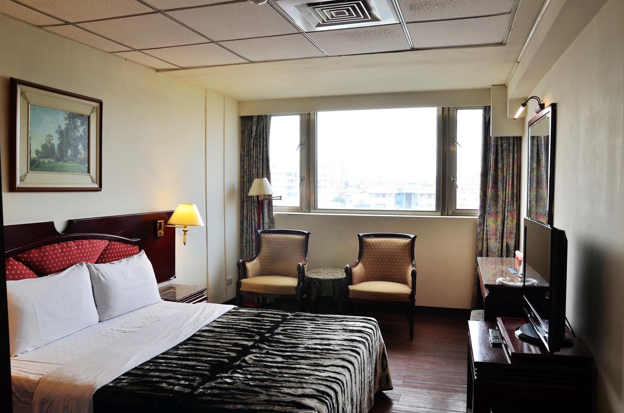 Family Hotel - Linsen Tainan Exterior photo