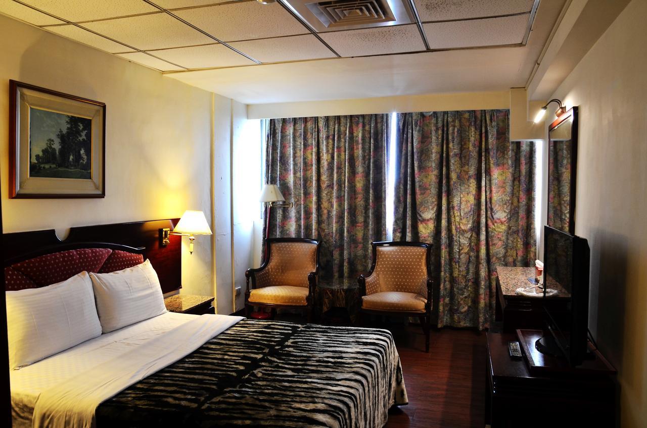 Family Hotel - Linsen Tainan Exterior photo
