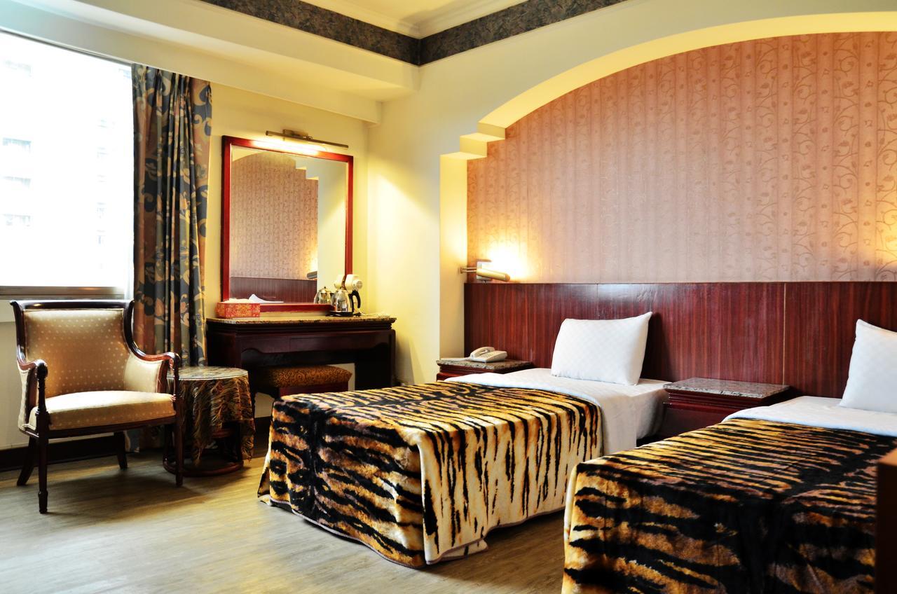 Family Hotel - Linsen Tainan Exterior photo
