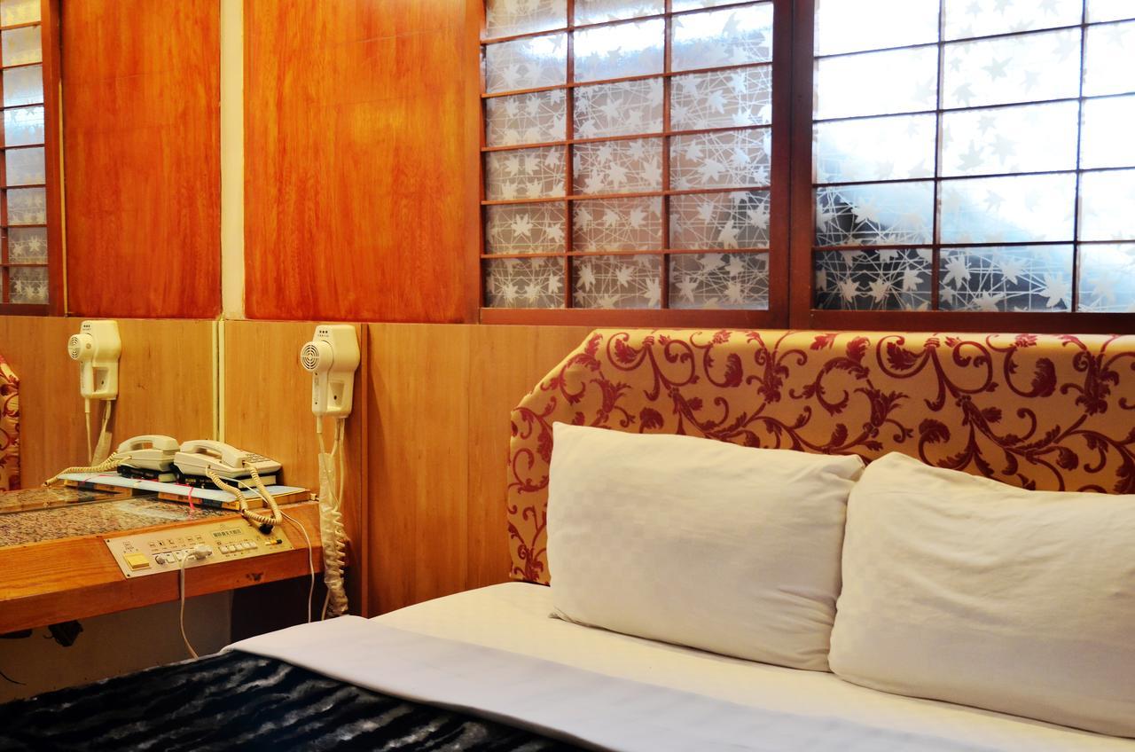 Family Hotel - Linsen Tainan Exterior photo
